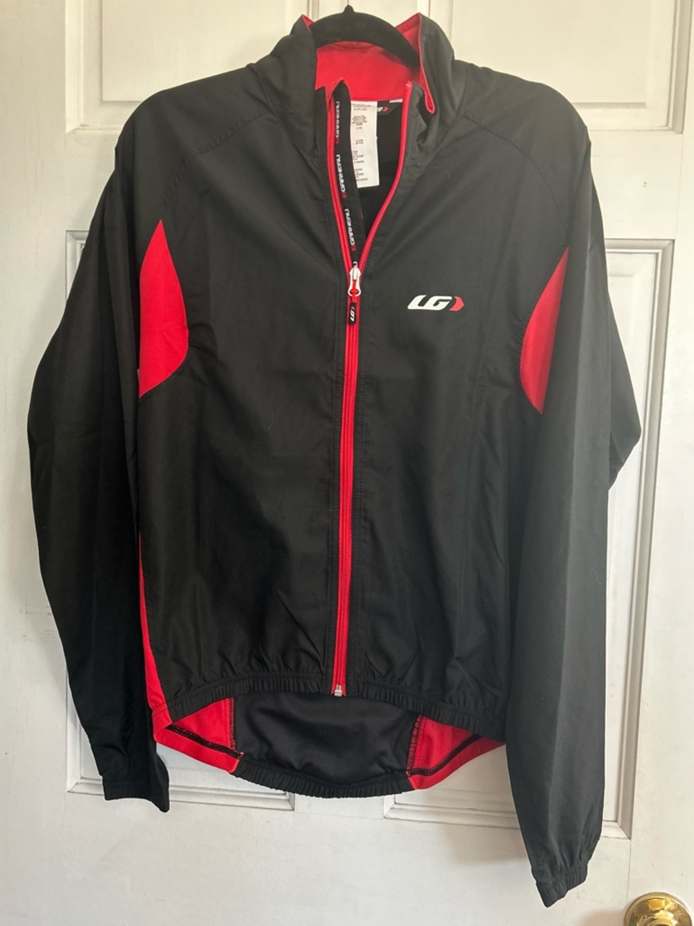 Louis Garneau Black Cycling Jacket with Red Collar, Back Zip Pocket. Small